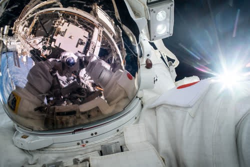 JAXAの新しい宇宙飛行士候補、諏訪理さん(46)と米田あゆさん(28)が選抜