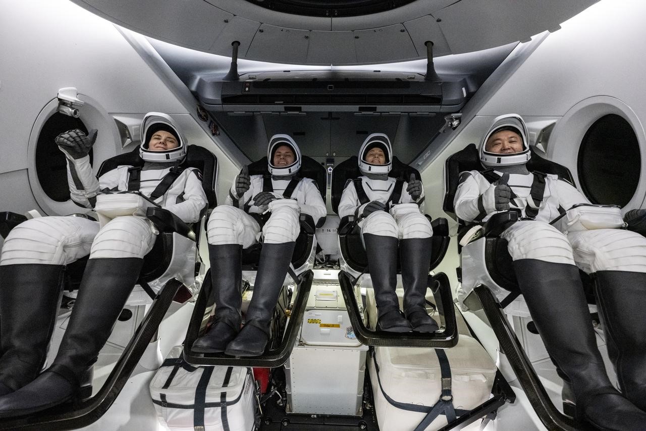 若田光一宇宙飛行士　ISSから約5カ月ぶりに地球へ帰還