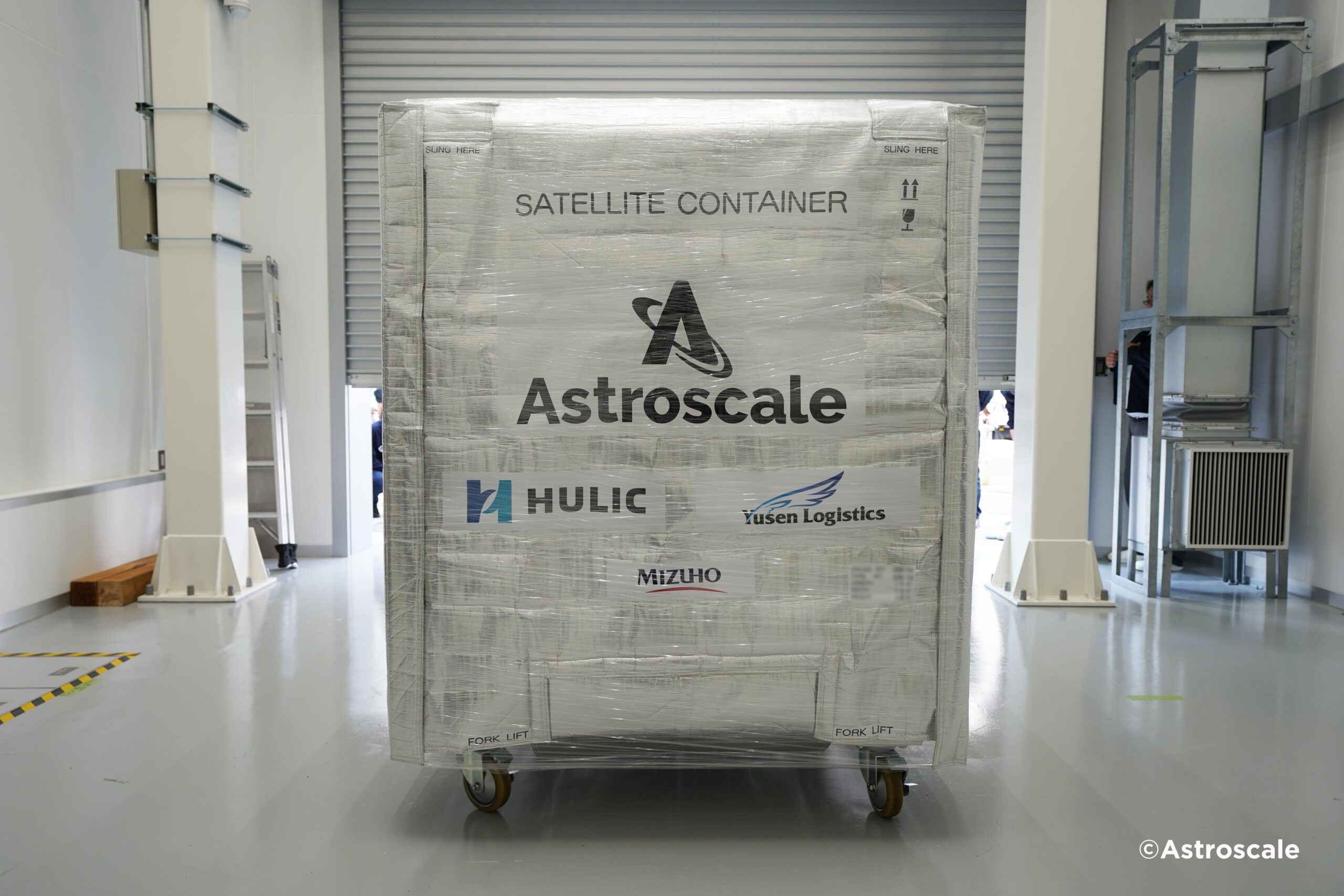 アストロスケール、商業デブリ除去実証衛星「ADRAS-J」の出荷を完了