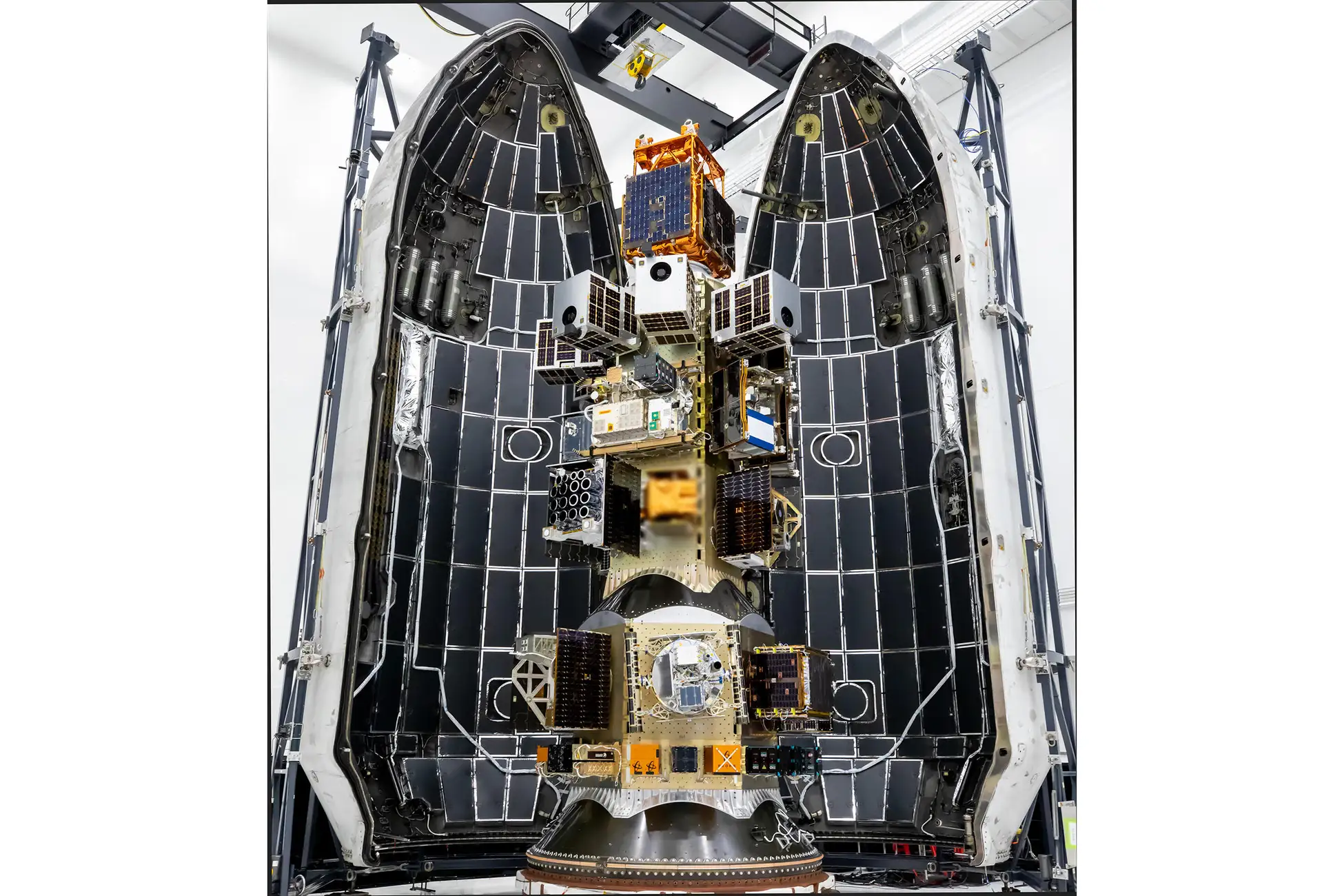アクセルスペースの次世代地球観測衛星「GRUS-3」7機、打ち上げと電波受信に成功